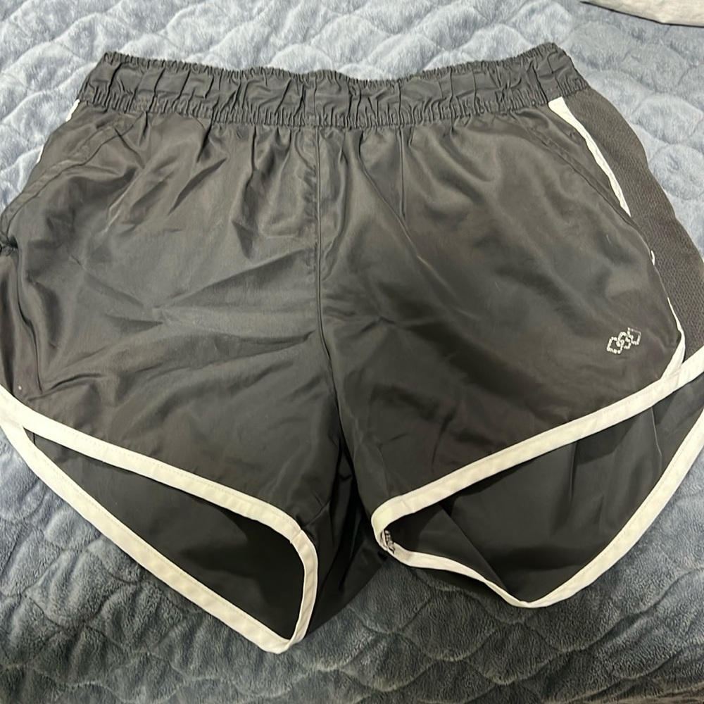 Legend medium activewear shorts